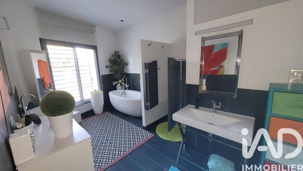 Maison à vendre 5 pièces 187 m² Morières-lès-Avignon