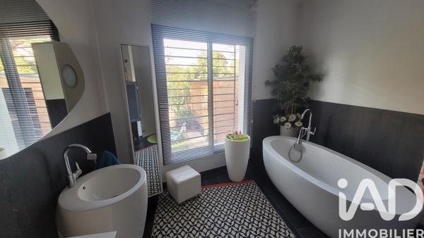 Maison à vendre 5 pièces 187 m² Morières-lès-Avignon