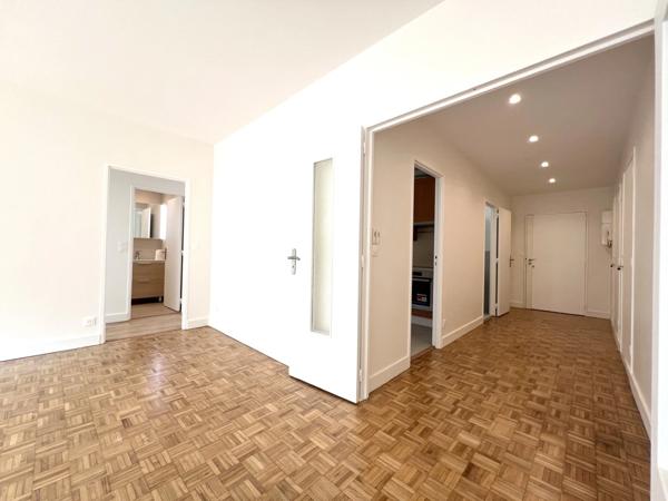 Appartement à vendre 3 pièces NEUILLY SUR SEINE (92) - 70.23 m² - Entièrement rénové