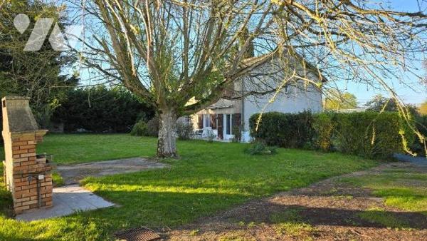 EXCLUSIVITE LMBS BRIOUX. Quartier calme proche centre. Grand pavillon familial de 196m² offrant...