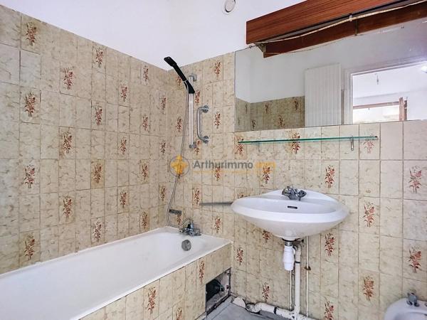 Vente                                                      Appartement
                        
                     2 pièces                      46 m2                     à Perpignan