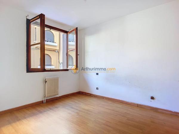 Vente                                                      Appartement
                        
                     2 pièces                      46 m2                     à Perpignan