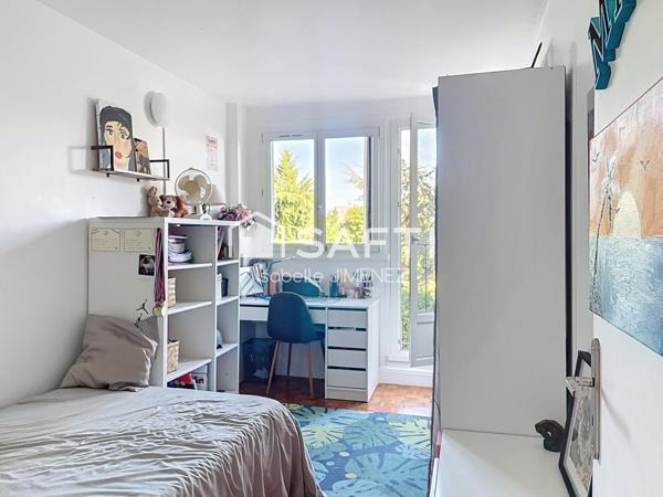 F4 de 80 m2, 3 chambres, box et cave : Rénovation d'isolation énergétique votée et payée.