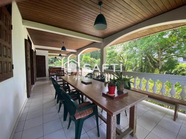Grande Villa T4 de 136m2 dans parc boisé de 4000m2 Matoury