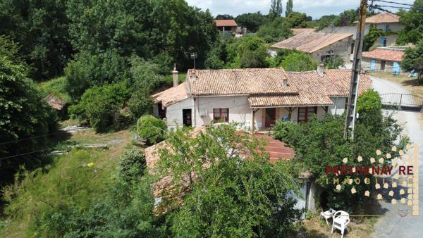 Maison de campagne à rénover à  LA PEYRATTE