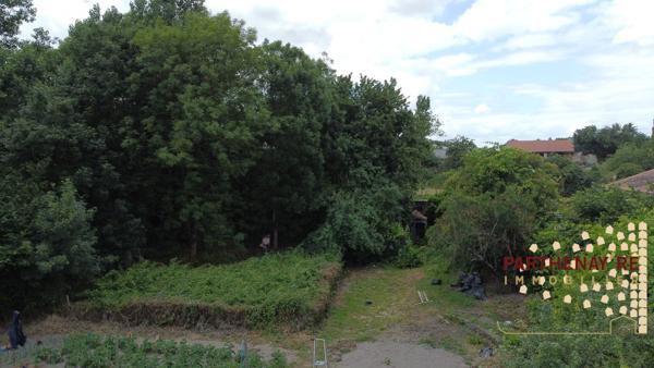 Maison de campagne à rénover à  LA PEYRATTE