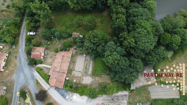 Maison de campagne à rénover à  LA PEYRATTE