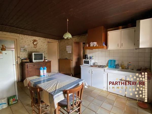 Maison de campagne à rénover à  LA PEYRATTE