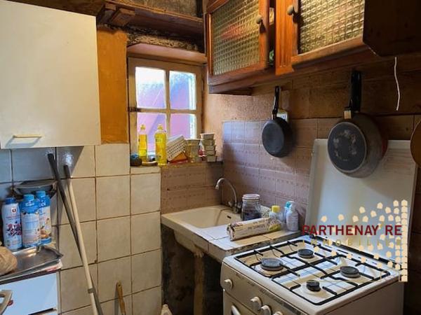 Maison de campagne à rénover à  LA PEYRATTE