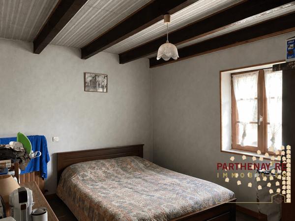 Maison de campagne à rénover à  LA PEYRATTE