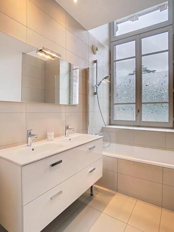 T6- MEUBLE – 180M2 – GARAGES – 69005 LYON