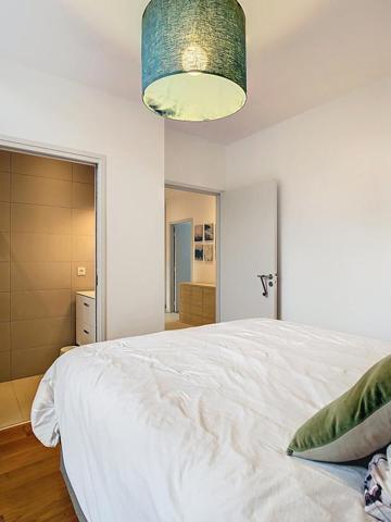 T6- MEUBLE – 180M2 – GARAGES – 69005 LYON