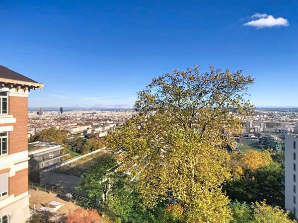 T6- MEUBLE – 180M2 – GARAGES – 69005 LYON