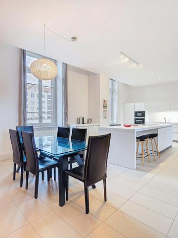 T6- MEUBLE – 180M2 – GARAGES – 69005 LYON