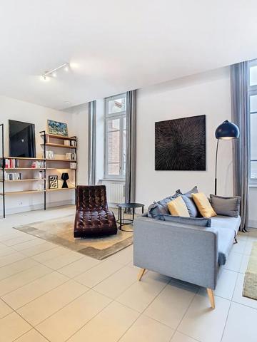 T6- MEUBLE – 180M2 – GARAGES – 69005 LYON