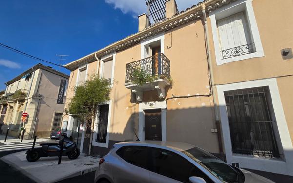 Immeuble à vendre    6 pièces •  Nîmes