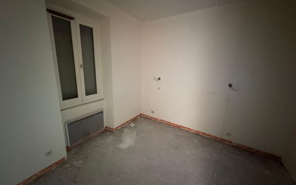 Immeuble à vendre    6 pièces •  Nîmes