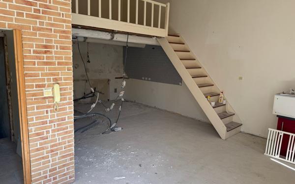 Immeuble à vendre    6 pièces •  Nîmes