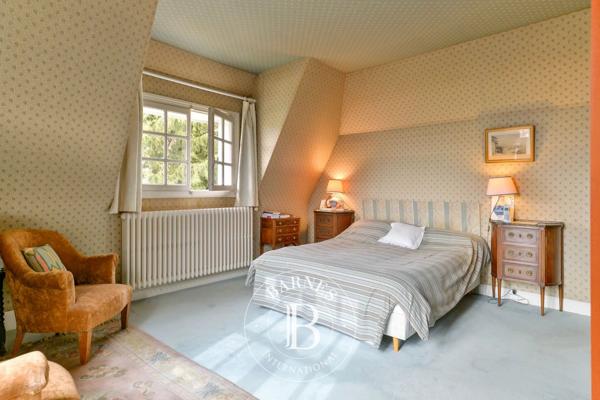 Saint-Cyr-au-Mont-d'Or, Maison 4 Chambres -  198 m² à vendre