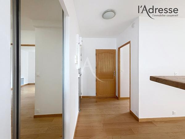 À louer - Appartement 3 pièces meublé SURESNES - 71 m² /Cave et parking