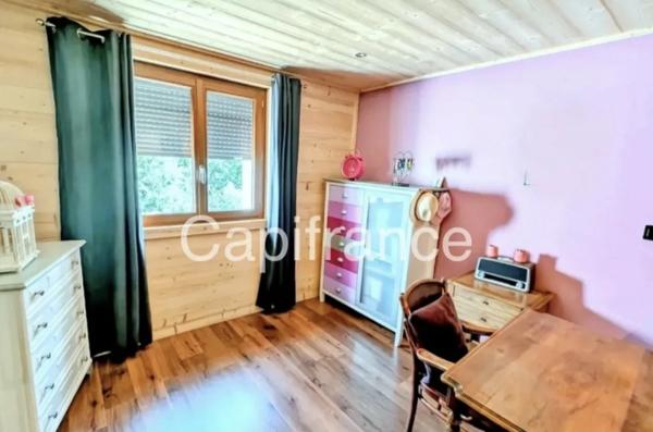 T3 de 113m² avec 2 grands garages proche BOURG-SAINT- MAURICE (73)