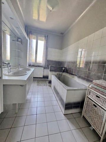 MAISON Style "ART DECO" Secteur  ST ANNE - HENRIVILLE 170m2, 4 chambres , garage  jardin