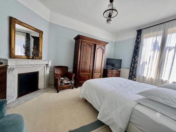MAISON Style "ART DECO" Secteur  ST ANNE - HENRIVILLE 170m2, 4 chambres , garage  jardin