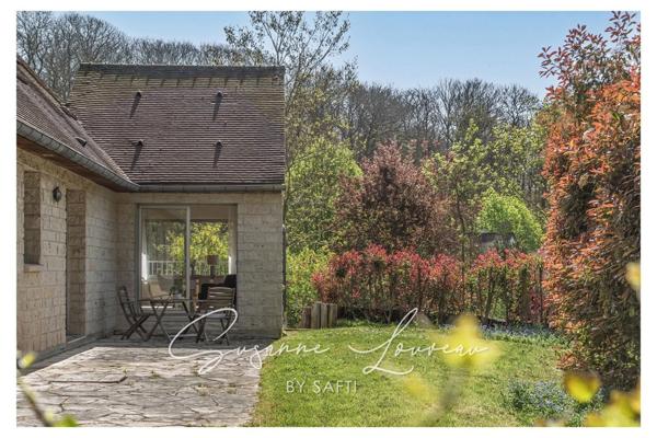 Une maison entourée de verdure, à vous d’en écrire la suite