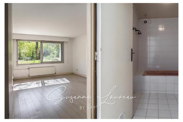 Une maison entourée de verdure, à vous d’en écrire la suite