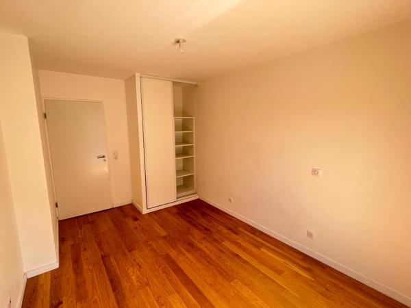 Appartement en location avec balcon 3 chambres à Viry-Châtil