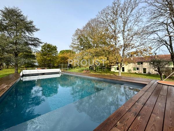 En exclusivité, secteur frontenay rohan rohan, longère en pierre de 300 m² environ sur un terrain de 5000 m² avec piscine