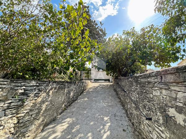 LES PENNES MIRABEAU Maison T5 de 112m2, sur un terrain de 512m2