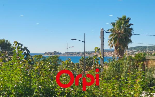 Appartement à louer    4 pièces • 137,22 m2 Sanary-sur-Mer