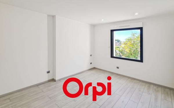 Appartement à louer    4 pièces • 137,22 m2 Sanary-sur-Mer