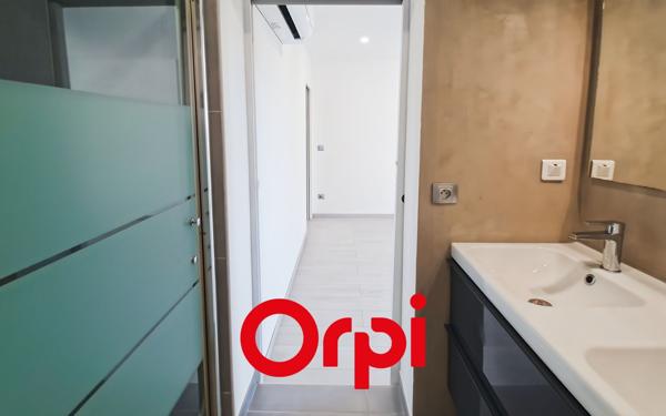 Appartement à louer    4 pièces • 137,22 m2 Sanary-sur-Mer