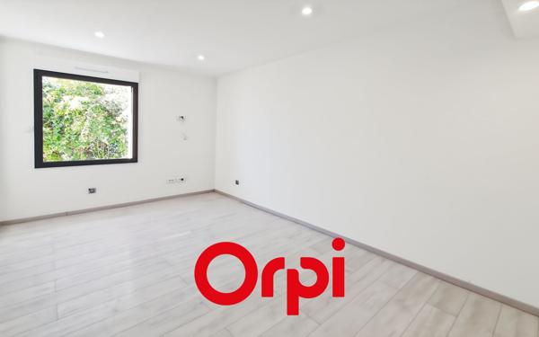 Appartement à louer    4 pièces • 137,22 m2 Sanary-sur-Mer