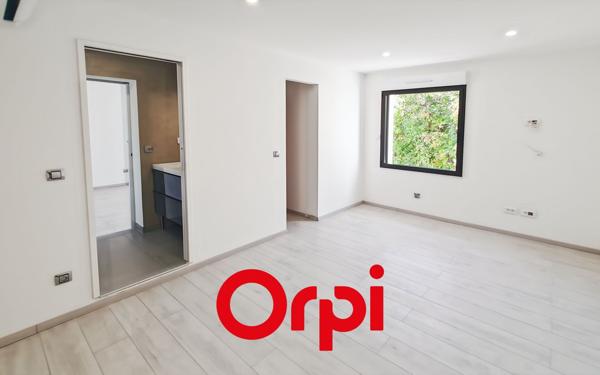 Appartement à louer    4 pièces • 137,22 m2 Sanary-sur-Mer