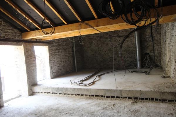 Dpt Côte d'Or (21), à vendre GISSEY SUR OUCHE Grange P3 + local soit 138 m²