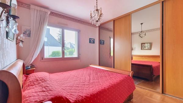 Maison
         9 pièces
        - 234 m² 748 800 € *
