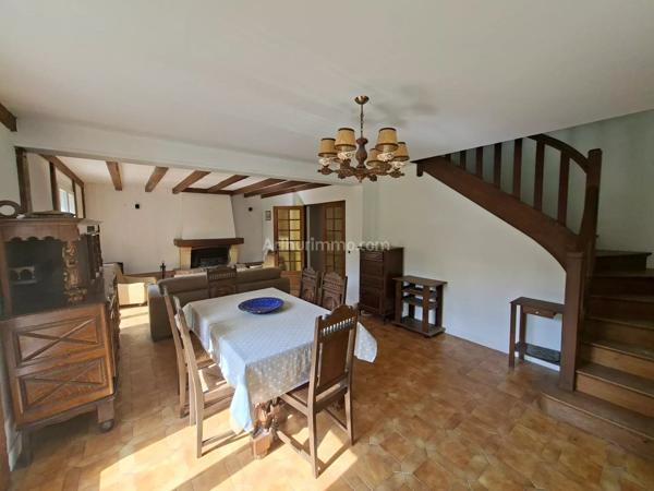 Vente                                                      Maison
                        
                     7 pièces                      161 m2                     à Gisors