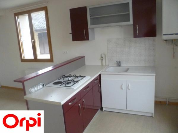 Appartement à louer    2 pièces • 40,24 m2 Saint-Étienne-de-Saint-Geoirs
