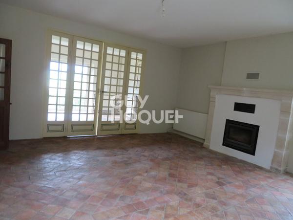 Maison  5 pièce(s) 202 m2 Axe Château-Gontier / Laval