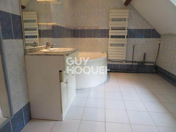 Maison  5 pièce(s) 202 m2 Axe Château-Gontier / Laval
