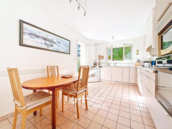 Belle maison avec jardin luxuriant de 3425m2