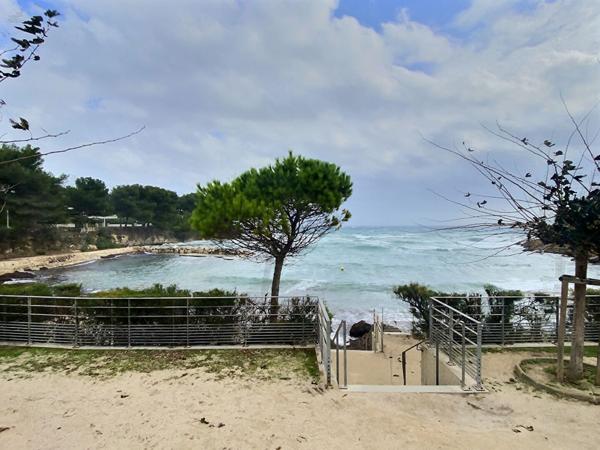 LOCATION MEUBLEE T2 AVEC PLACE DE PRIVATISEE ET GRAND JARDIN CARRY LE ROUET