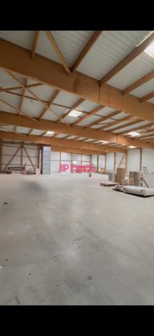 Entrepôt à louer, 2900 m² - Caudan 56850