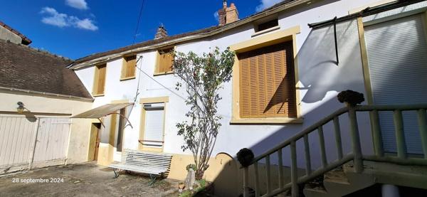 Fermette à rénover 200 m² - proche EPÔNE-MEZIERES