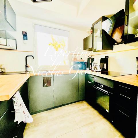 La Ciotat (13600) - MAISON MODERNE ET PROCHES COMMERCES -