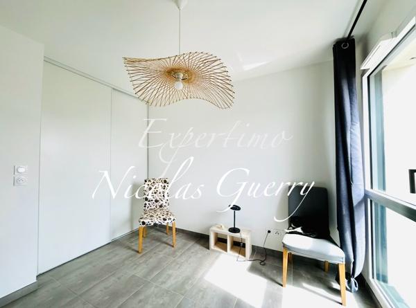 La Ciotat (13600) - MAISON MODERNE ET PROCHES COMMERCES -