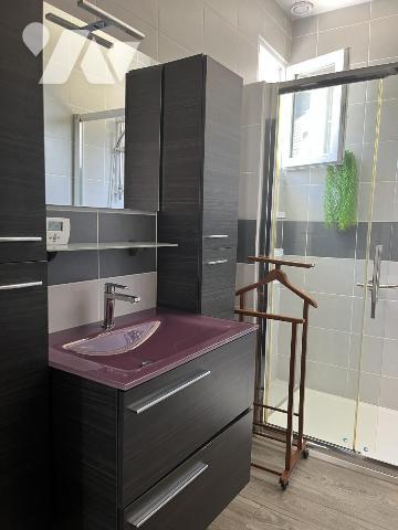 Maison  de l'ordre de 78 m² avec garage, terrasse et jardin